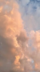 태양빛에 비춰진 구름