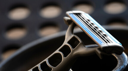 Shaving razor for beard