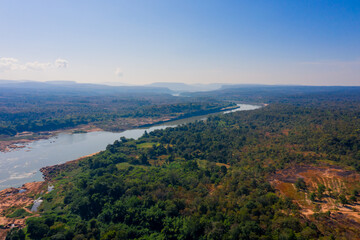 Obraz premium Aerial view of Grand Canyon in Thailand, Natural of rock canyon in Mekhong River, Hat Chom Dao or Chomdao Beach and Kaeng Hin Ngam in Ubon Ratchathani province, Thailand.