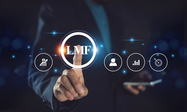 Businessmen and investing in RMF funds, long-term stock investments for business growth. Investment LFT fund, Investment LMF fund.