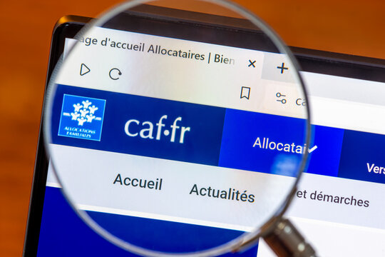 Clamart, France - 4 janvier 2024: D&eacute;tail du site internet 'caf.fr' de la Caisse d'Allocations Familiales (CAF), organisme fran&ccedil;ais charg&eacute; de verser des prestations financi&egrave;res familiales ou sociales