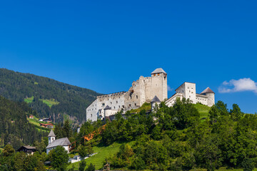 Fototapeta na wymiar Heinfels castle, East Tyrol, Austria