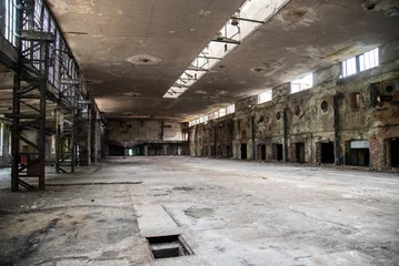 Foto op Plexiglas Old, destroyed and abandoned factory, urbex industrial hall. © Kozioł Kamila