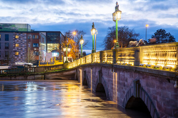 Worcester Bridge and record high river water levels,on the River Severn,after winter rains and storms,Worcestershire,England,United Kingdom. - obrazy, fototapety, plakaty