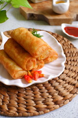 fried spring rolls 