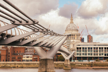 Fototapeta premium St Paul's Cathedral and the Millennium Bridge