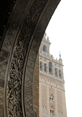Naklejka premium sevilla giralda catedral puerta vista desde el barrio de santa cruz 4M0A5279-as24