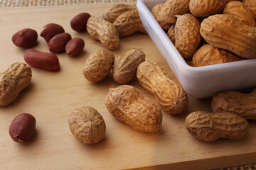 Fresh roasted and peeled peanuts.