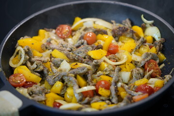 Gyros Pfanne Paprika Tomate Schwein