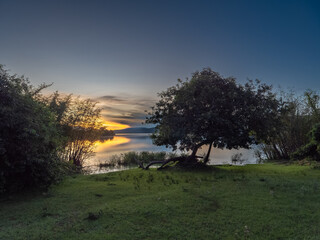 Naklejka premium Abend am Mburu See