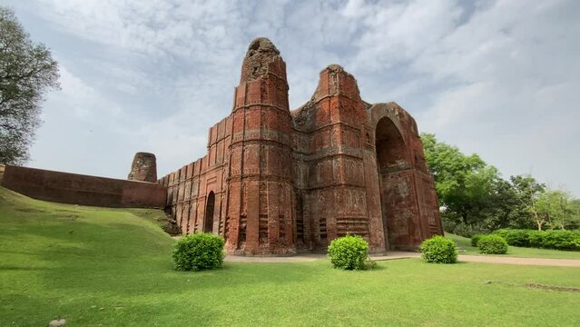 Dakhil darwaza are the ruins of a small mosque that was the capital of the muslim nawabs of bengal in the 13th to 16th centuries in gaur, west bengal, India.