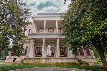 Obraz premium Beykoz Mecidiye Kasri, or Mecidiye Pavilion, an Ottoman palace built in 1845 to be presented to Sultan Abdulmecid by Mohamed Ali Pasha, Governor of Egypt, suited in Beykoz district, Istanbul, Turkey