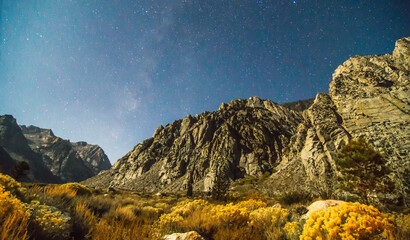 sierra national park mountains near mammoth lakes californit - obrazy, fototapety, plakaty
