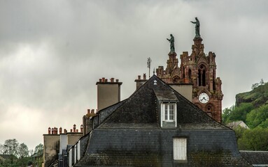 Toits de la ville d'Espalion dans l'Aveyron, France