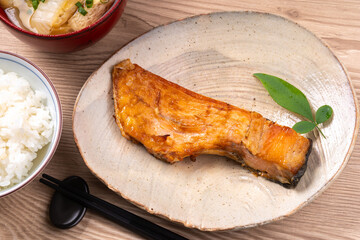 銀鮭のかま塩焼き
