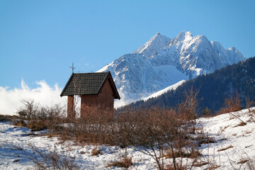 Kapliczka Chrześcijańska, położona wysoko w górach, Tatry Słowackie,