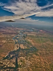 Aussicht aus einem Flugzeug während Anflug auf Victoria Falls Flughafen