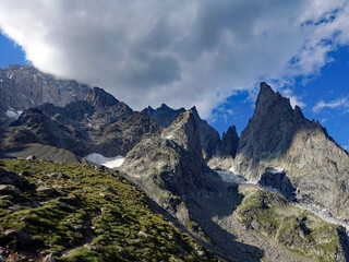 Fototapeta na wymiar Aiguille Noire de Peuterey and south side of Mont Blanc