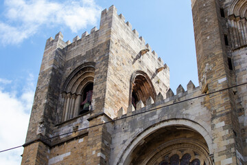 Fototapeta premium Stunning low-angle shot of the Lisbon Cathedral in Portugal.