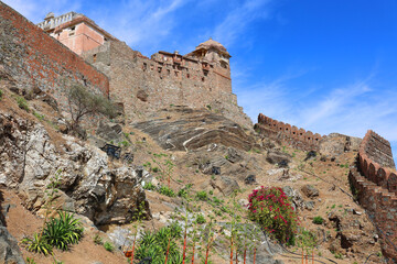 Fototapeta na wymiar Kumbhal fort or the Great Wall of India, is a Mewar fortress on the westerly range of Aravalli Hills, 48 km from Rajsamand city. Kukmbhalgarh Rajasthan India