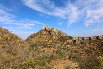 Fototapeta na wymiar Kumbhal fort or the Great Wall of India, is a Mewar fortress on the westerly range of Aravalli Hills, 48 km from Rajsamand city. Kukmbhalgarh Rajasthan India