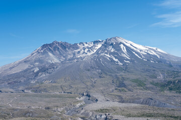 mt hood in the snow