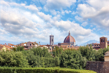 Fototapeta premium Panoramic view of Florence city center, with the Cathedral, Brunelleschi dome and Palazzo Vecchio, seen from Boboli Gardens, beside Palazzo Pitti, Florence city center, Tuscany region, Italy
