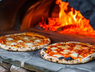 Foto op Plexiglas Pizzas made in a clay oven. Cooked on firewood. © SobrevolandPatagonia