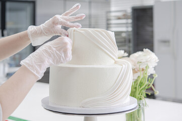 process making white wedding cake