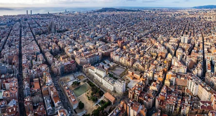 Fototapeten Aerial around downtown Barcelona on a sunny day in early spring © Stefan_Media