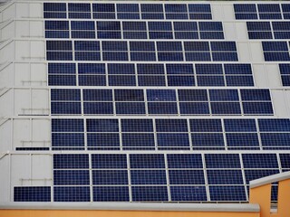 Solarzellen auf der Dachterrasse auf la Palma