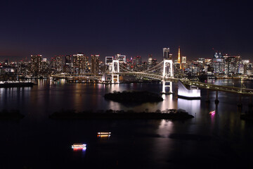 Obraz premium お台場から見たレインボーブリッジと夜景