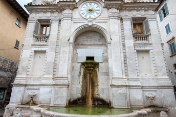 Obraz premium Fountain of Piazza del Mercato - Spoleto - Italy