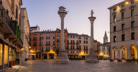 Fototapeta na wymiar Vicenza - Piazza dei Signori at dusk.