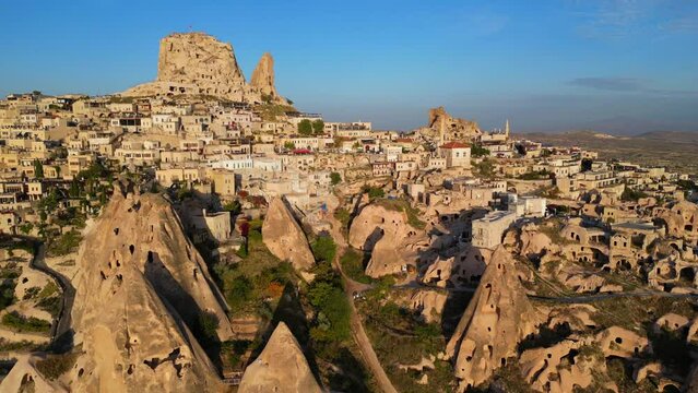 U&ccedil;hisar is a town in the Nevşehir District, Nevşehir Province in Cappadocia, Turkey. Its population is 3,555. It is 7 kilometres east of Nevşehir, 12 kilometres west of &Uuml;rg&uuml;p.