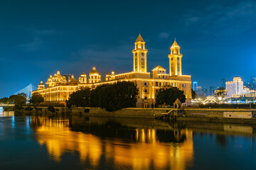 Obraz premium Castle Hotel on the River Island at Night, Fuzhou, China