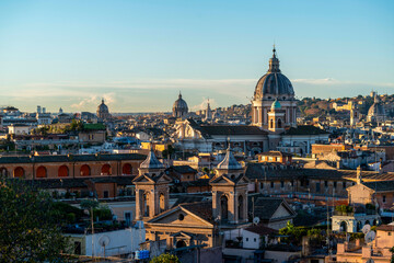 Fototapeta na wymiar Les clochers de Rome