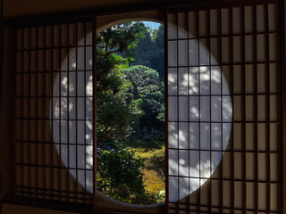 美しい日本庭園の眺め
