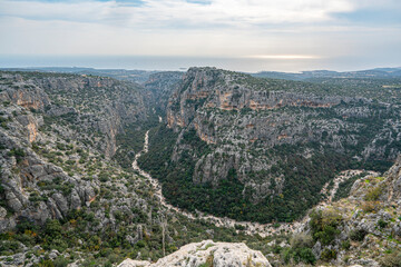 Adamkayalar (literally 