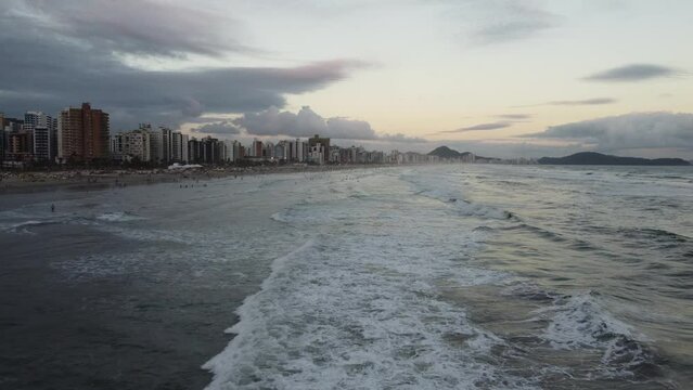PG - OCIAN - FIM DE TARDE - ONDAS VOO BAIXO APROXIMA