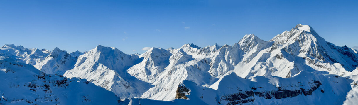 Winterpanorama Stubaier Alpen Geschnitztal - Muttenkopf vom Feuerstein bis Habicht