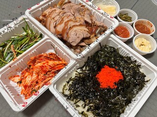 Pig's feet delivered in Korea, Korean delivery food