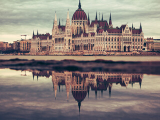 hungarian parliament building