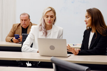 Fototapeta premium Managers and employees work in the office. and marketing planning meeting.