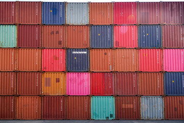 containers in port