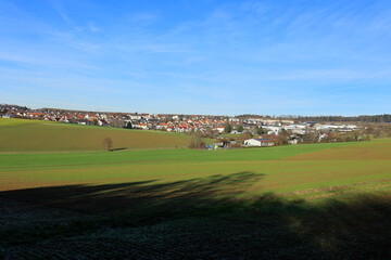 Fototapeta na wymiar Blick auf den Ort Froitzheim im Landkreis Pforzheim