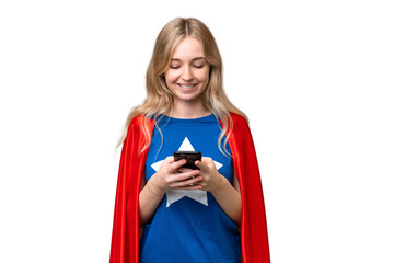 Naklejka premium Super Hero English woman over isolated background sending a message with the mobile