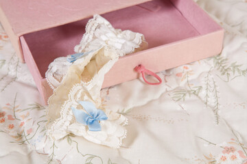 Bridal garter in pink box