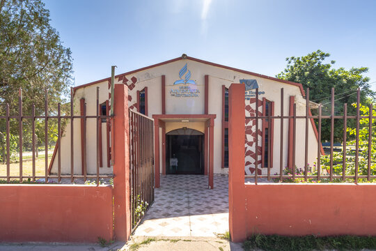 Igreja na cidade de Puerto Quijarro, Bol&iacute;via, divisa com Mato Grosso do Sul, Brasil