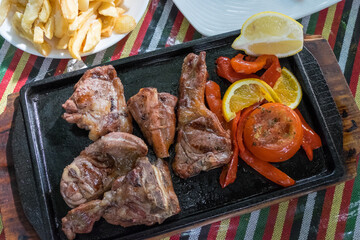 Parrillada de carnes en un restaurante de Canarias